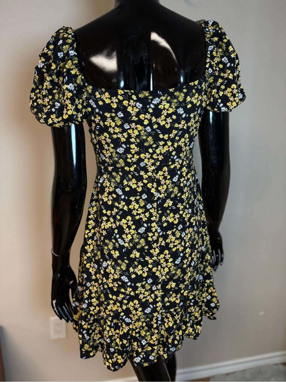 No Boundaries Floral Mini Dress Size M Black Yellow Puff Sleeve Sweetheart Neck - Picture 2 of 5